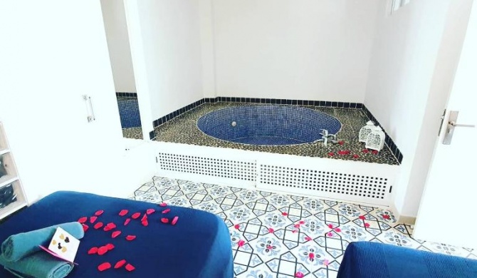 Exclusivo apartamento con piscina privada junto a la playa