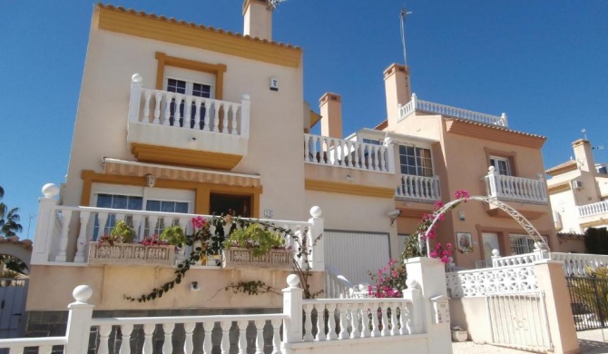 Nice home in Orihuela Costa with 3 Bedrooms, WiFi and Outdoor swimming pool