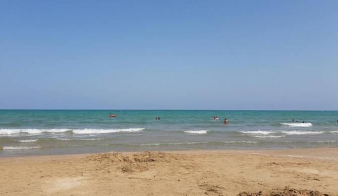 La casa de las piedras, con vistas al mar