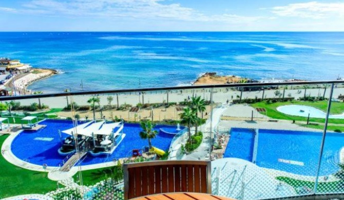 Punta Prima Apartment Sleeps 6 Pool WiFi