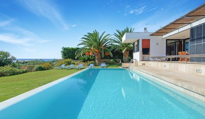 Punta Prima Villa Sleeps 6 with Pool Air Con and WiFi