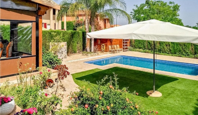 Amazing home in Riba-Roja de Turia w/ Outdoor swimming pool, WiFi and Outdoor swimming pool