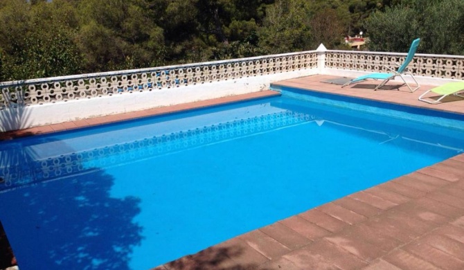 Chalet en el Monte con Piscina