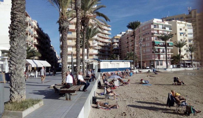 Apartment only 250m from the beach Los Locos