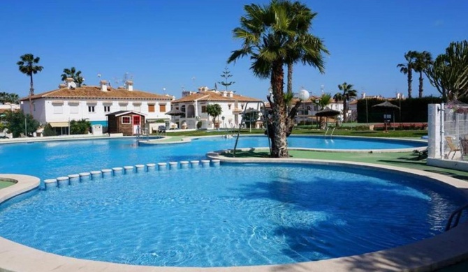 Costa Blanca Bungalow Lago jardin frente piscina 4 personas