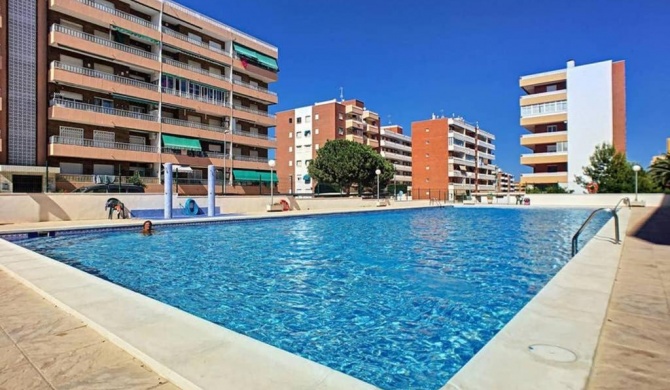 Fantastic Location - Ground Floor Apartment in walking distance to the beach