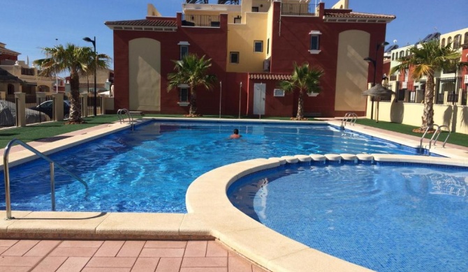 Townhouse premium Altos de la Bahia