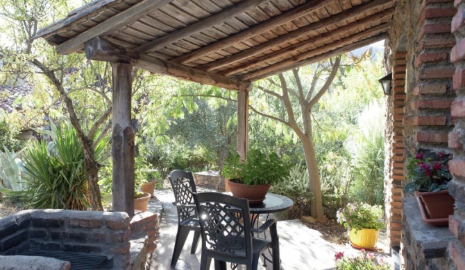 Modern Farmhouse in Valencia de Alcántara with Pool