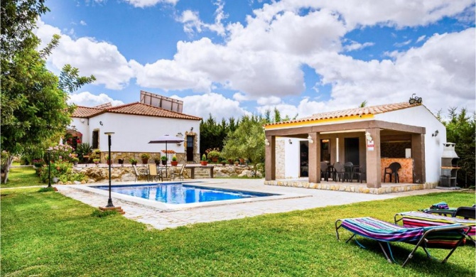 Stunning home in Villamartin with 3 Bedrooms, WiFi and Outdoor swimming pool