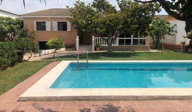 Chalet con piscina privada en Vinaròs