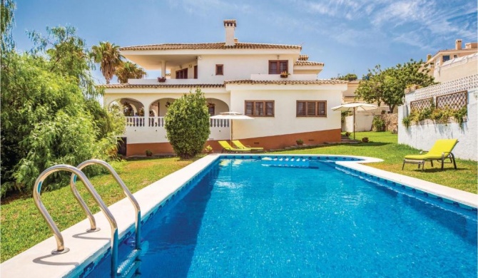 Stunning home in Oropesa del Mar w/ WiFi, Outdoor swimming pool and 4 Bedrooms