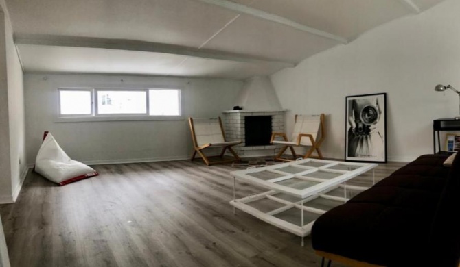 BUHARDILLA / LOFT A ESTRENAR a 50 m. de MARIA PITA y del puerto