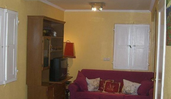 House - 2 Bedrooms with WiFi - 00117