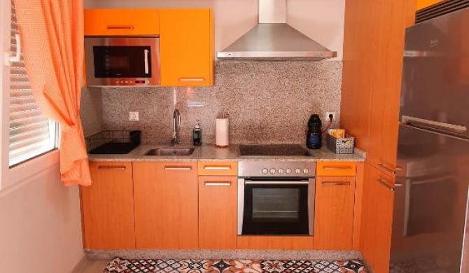 2 bedrooms appartement at El Grove 500 m away from the beach with wifi