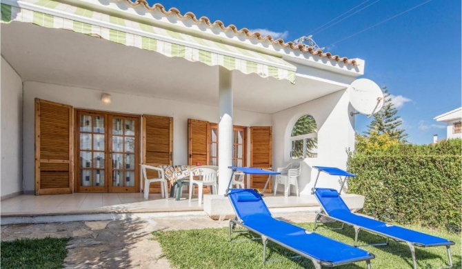 Beautiful home in Peniscola w/ WiFi, Outdoor swimming pool and 2 Bedrooms