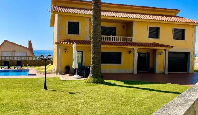 Casa Con Piscina Junto Al Mar