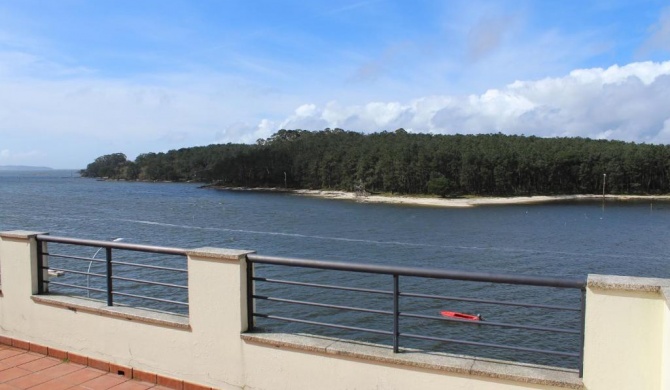 Apto. con terraza y vistas al mar