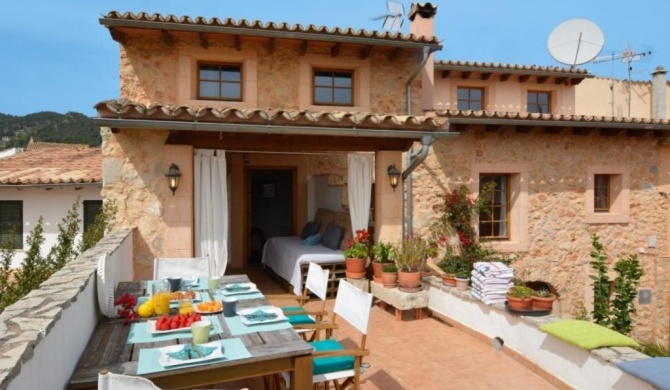 Mallorca traditional stone village house